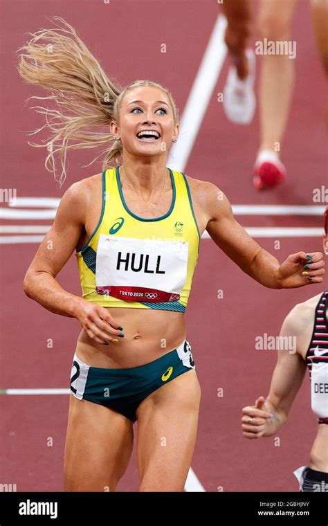Jessica HULL .